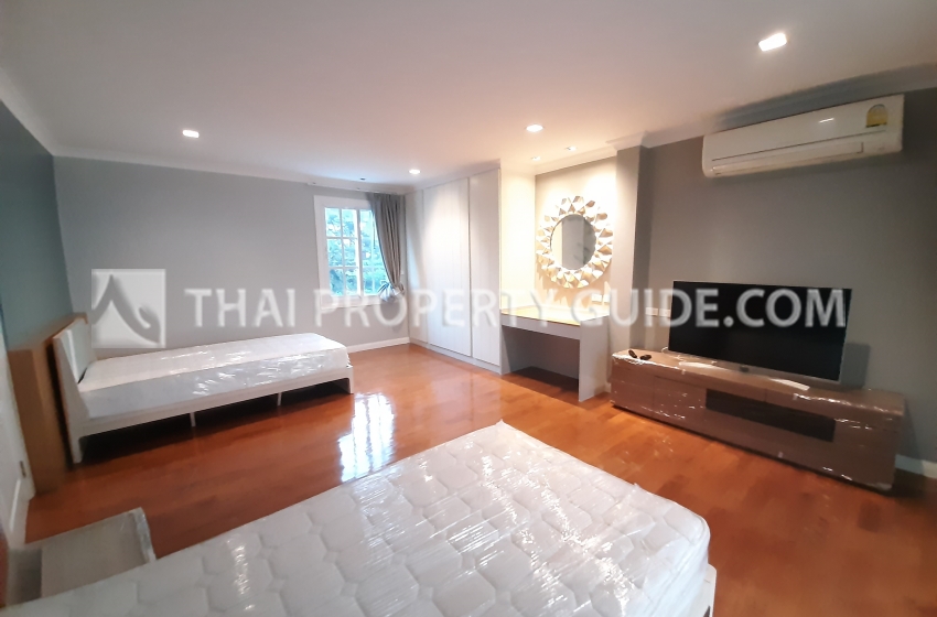 House with Shared Pool in Sukhumvit 